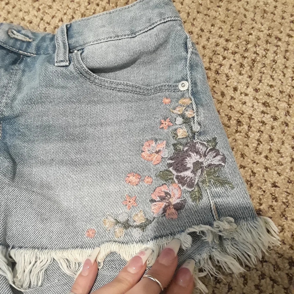 Mossimo patterned jean shorts - Picture 4 of 5